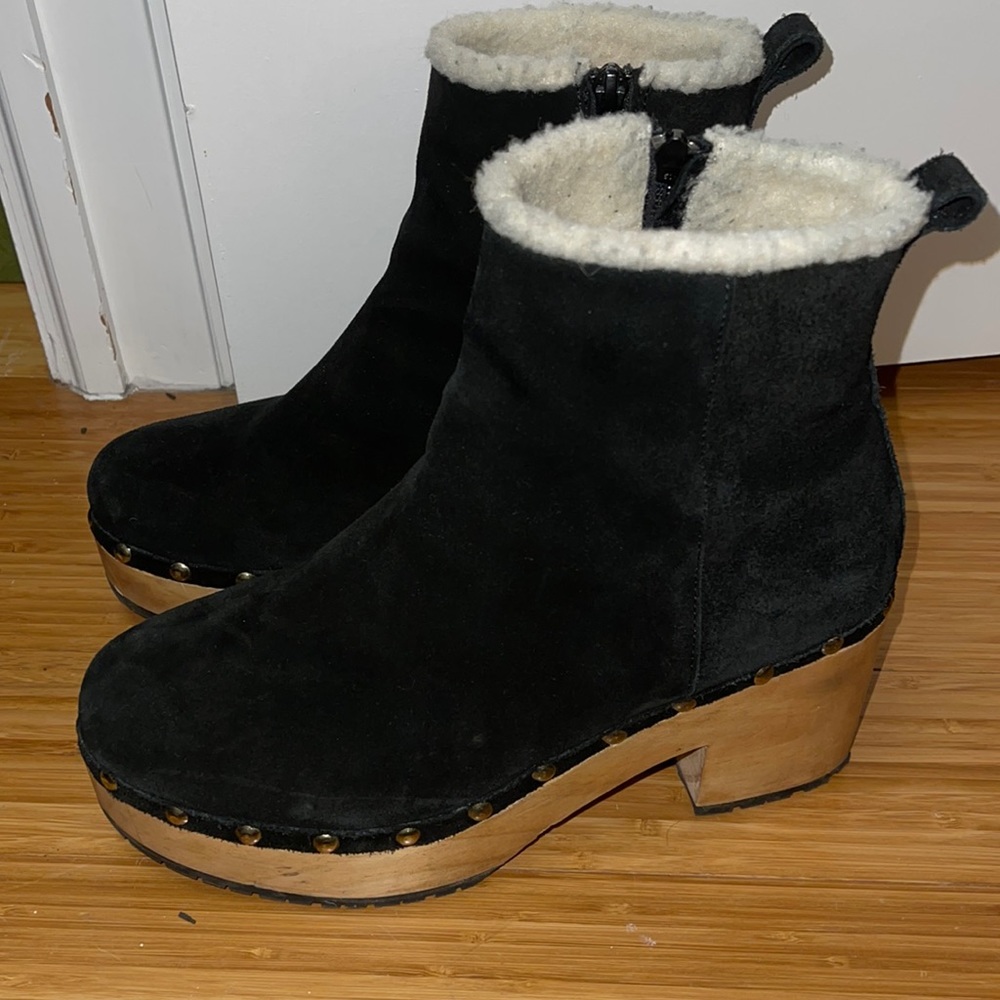 AQUA CLOG BOOTIES